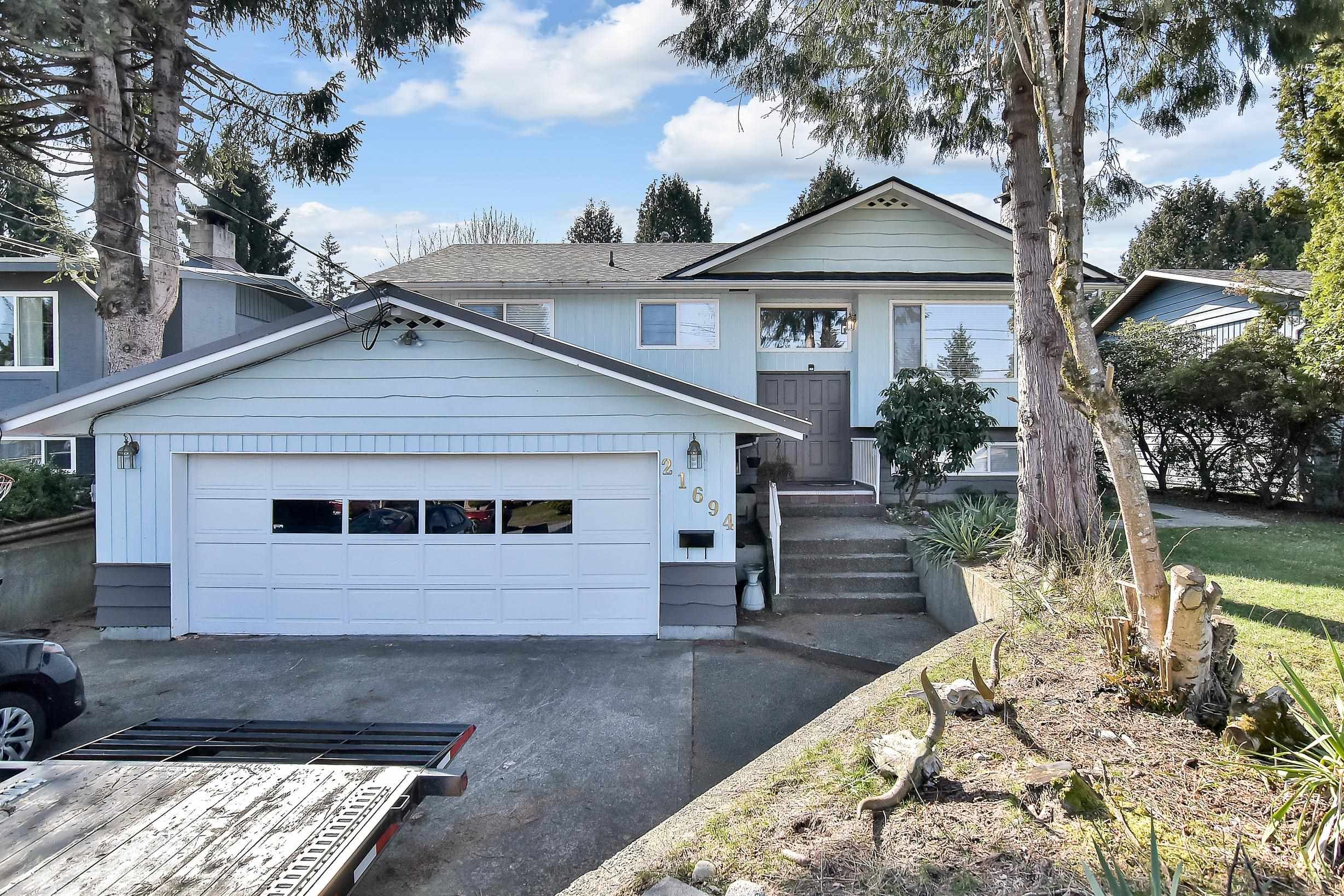 Main Photo: 21694 HOWISON Avenue in Maple Ridge: West Central House for sale : MLS®# R2760187
