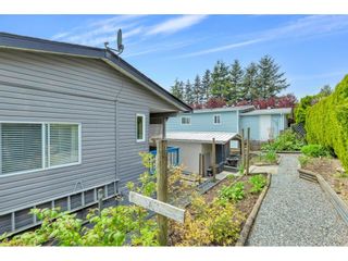Photo 7: 13 27111 0 Avenue in Langley: Aldergrove Langley Manufactured Home for sale in "Pioneer Park" : MLS®# R2695490