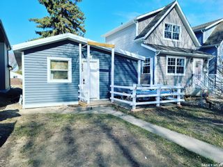 Main Photo: 923 K Avenue North in Saskatoon: Westmount Residential for sale : MLS®# SK899057