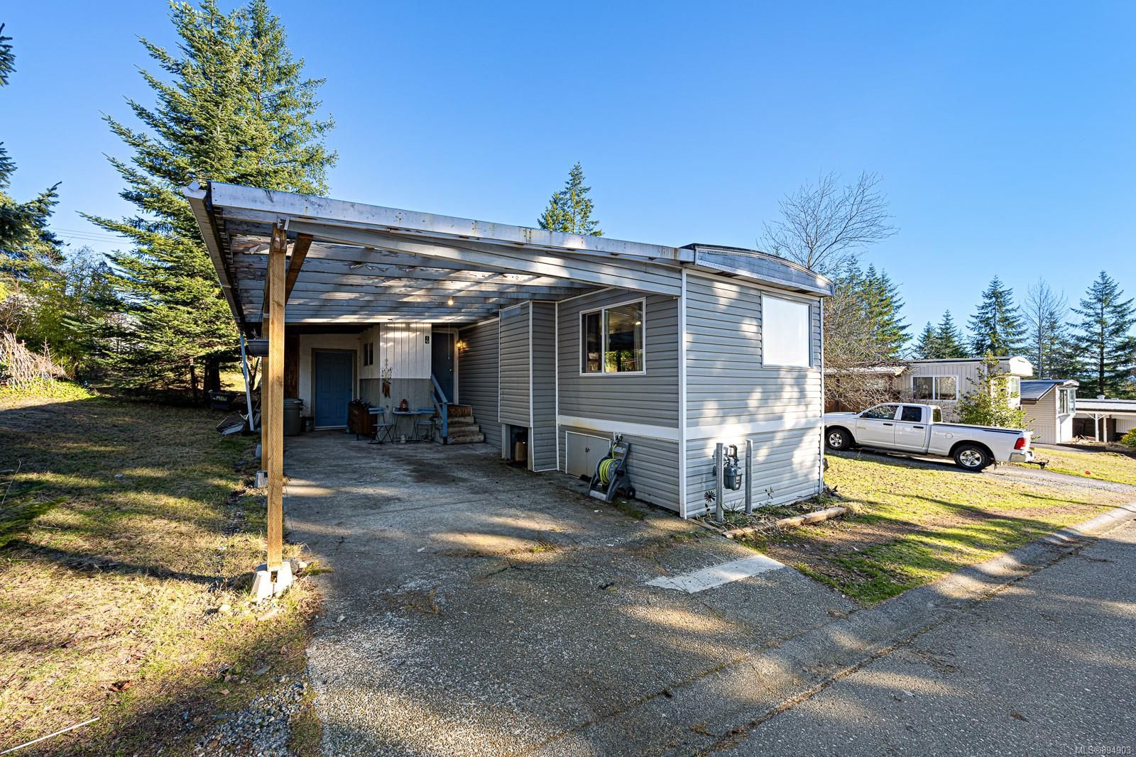 Main Photo: 19 1160 Shellbourne Blvd in Campbell River: CR Campbell River Central Manufactured Home for sale : MLS®# 894903