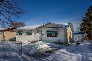 Photo 1: 51 Roberts Crescent in Winnipeg: Maples Residential for sale (4H)  : MLS®# 202005281