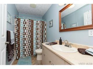 Photo 14: 1279 Lidgate Crt in VICTORIA: SW Strawberry Vale House for sale (Saanich West)  : MLS®# 704635