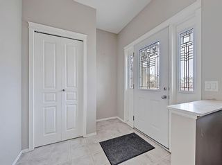 Photo 2: 425 Luxstone Place SW: Airdrie Detached for sale : MLS®# A1202994