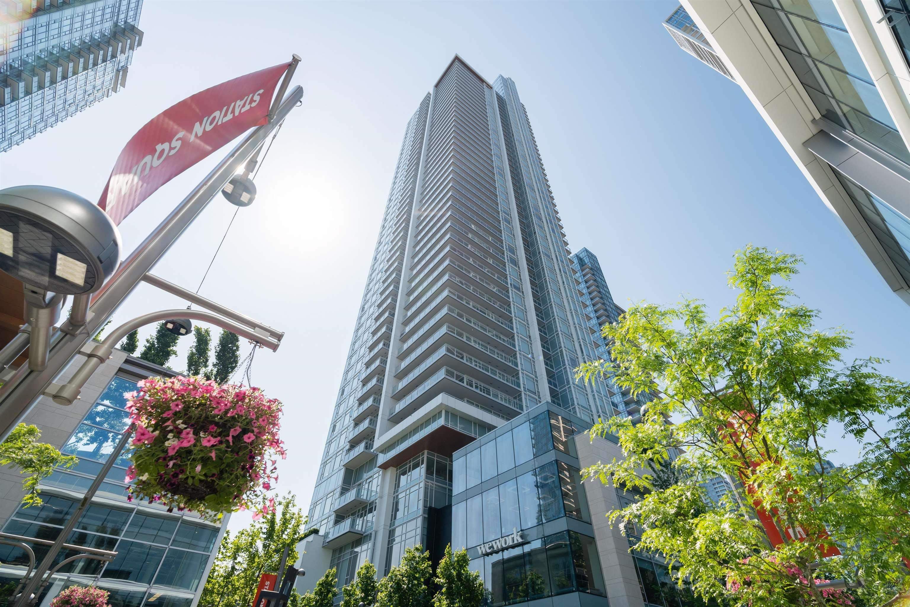 Main Photo: 709 4670 ASSEMBLY Way in Burnaby: Metrotown Condo for sale in "Station Square 3" (Burnaby South)  : MLS®# R2818895