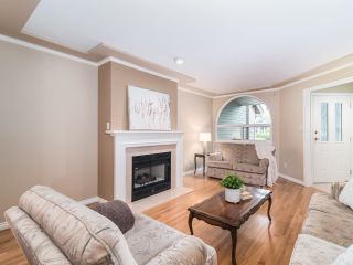 Photo 9: 6119 W BOUNDARY Drive in Surrey: Panorama Ridge Townhouse for sale in "Boundary Park" : MLS®# R2779352