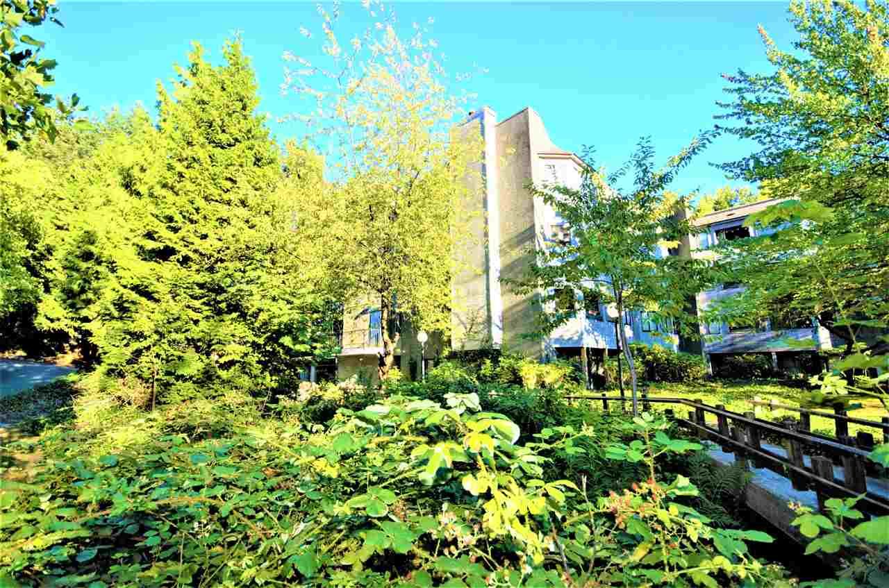 Main Photo: 209 9880 MANCHESTER Drive in Burnaby: Cariboo Condo for sale in "BROOKSIDE COURT" (Burnaby North)  : MLS®# R2193210