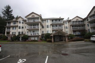 Photo 1: 307 2491 GLADWIN Road in Abbotsford: Central Abbotsford Condo for sale in "Lakewood Gardens" : MLS®# R2862946