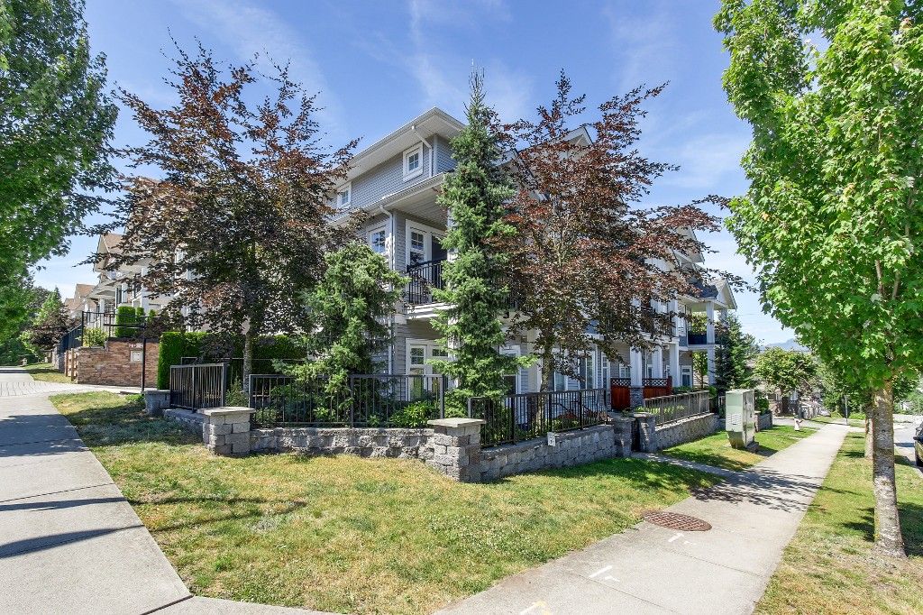 Main Photo: 604 4025 NORFOLK STREET in Burnaby: Central BN Townhouse for sale (Burnaby North)  : MLS®# R2184899