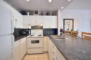 Photo 4: 305 2588 ALDER Street in Vancouver: Fairview VW Condo for sale in "BOLLERT PLACE" (Vancouver West)  : MLS®# V877184