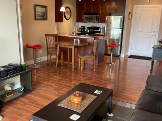 Photo 2: #216 246 HASTINGS Avenue, in Penticton: House for sale : MLS®# 190789
