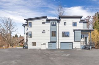 Photo 4: 1340 ZENITH Road in Squamish: Brackendale 1/2 Duplex for sale : MLS®# R2865157