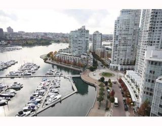 Photo 2: 2202 1077 MARINASIDE Crescent in Vancouver: False Creek North Condo for sale in "MARINASIDE RESORT RESIDENCES" (Vancouver West)  : MLS®# V731459