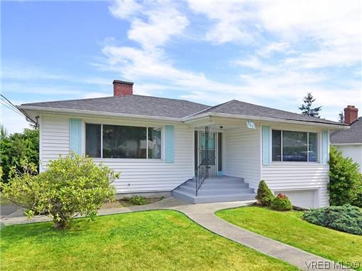 Main Photo: 907 Shirley Rd in VICTORIA: Es Kinsmen Park House for sale (Esquimalt)  : MLS®# 613829