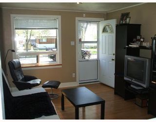 Photo 2: 519 TREMBLAY Street in WINNIPEG: St Boniface Residential for sale (South East Winnipeg)  : MLS®# 2808362