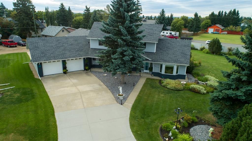 Main Photo: : Lacombe Detached for sale : MLS®# A1131864