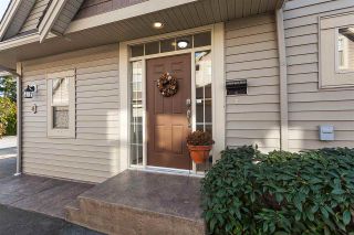 Photo 2: 4 45377 SOUTH SUMAS Road in Chilliwack: Sardis West Vedder Rd Townhouse for sale in "Southfield" (Sardis)  : MLS®# R2421611