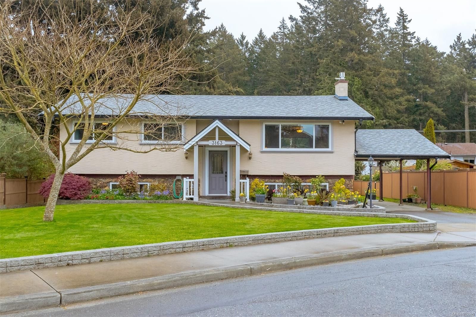 Main Photo: 3163 Woodpark Dr in Colwood: Co Wishart South House for sale : MLS®# 902099