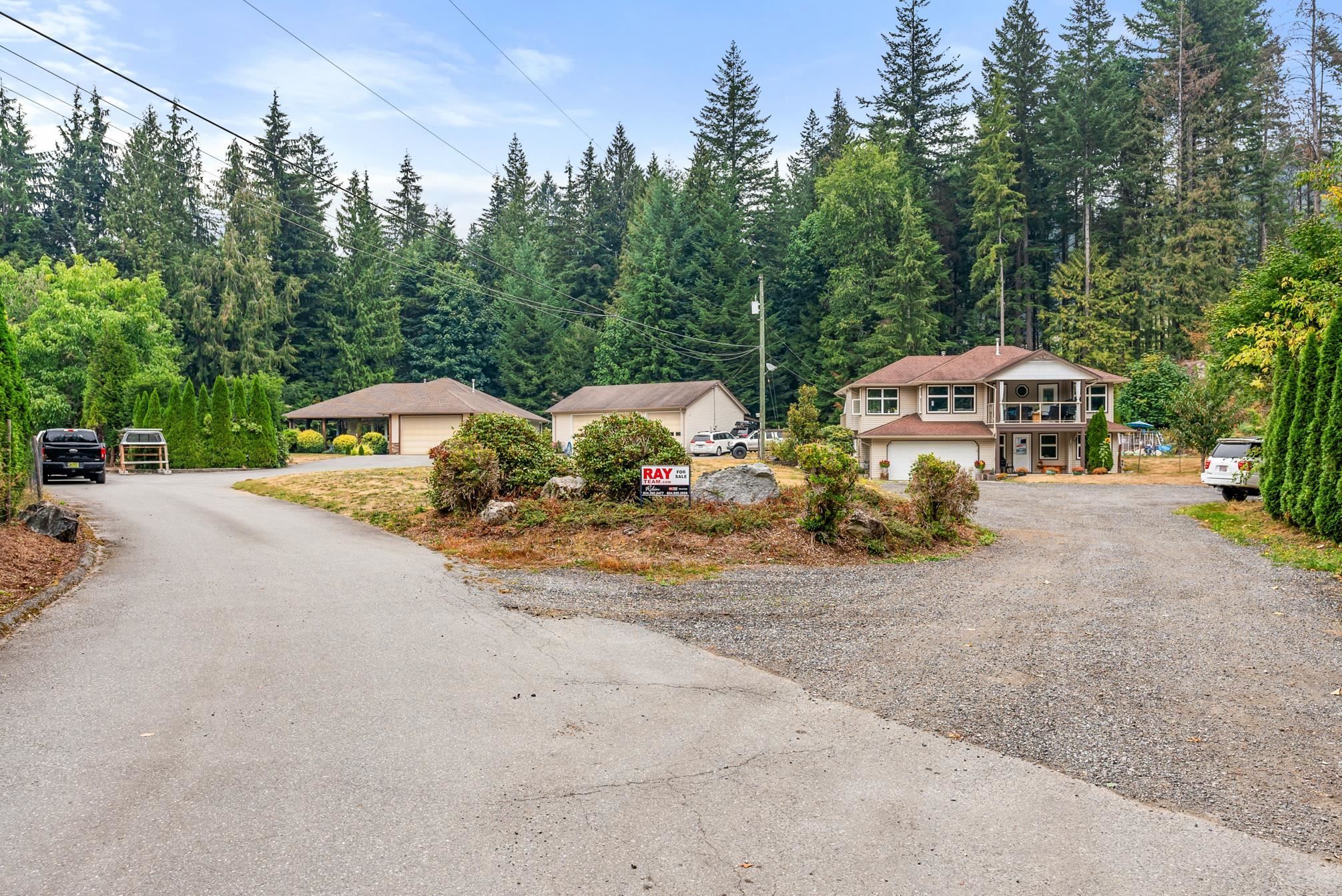 Main Photo: 32625 DEWDNEY TRUNK Road in Mission: Mission BC House for sale in "Dewdney/Cedar" : MLS®# R2807908