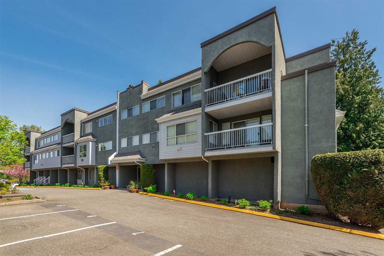 Main Photo: 305 5664 200 STREET in : Langley City Condo for sale : MLS®# R2321339