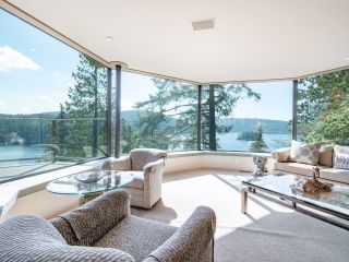 Main Photo: 1670 ROXBURY Place in North Vancouver: Deep Cove House for sale : MLS®# R2722415