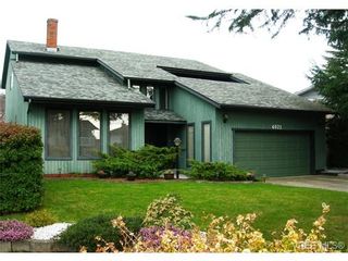 Photo 1: 4021 Dawnview Cres in VICTORIA: SE Arbutus House for sale (Saanich East)  : MLS®# 528002