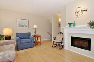 Photo 3: 104 1232 JOHNSON Street in Coquitlam: Scott Creek Townhouse for sale in "GREENHILL PLACE" : MLS®# R2438974