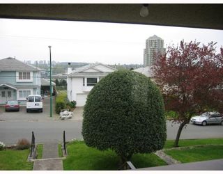 Photo 5: 4239 GRAVELEY Street in Burnaby: Willingdon Heights House for sale (Burnaby North)  : MLS®# V673891
