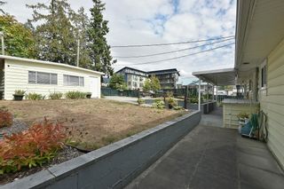 Photo 2: 5591 INLET Avenue in Sechelt: Sechelt District House for sale (Sunshine Coast)  : MLS®# R2616464