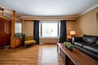 Photo 3: 874 CONSOL Avenue in Winnipeg: East Kildonan Residential for sale (3B)  : MLS®# 202205045