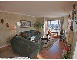 Photo 4: 404 624 AGNES Street in New_Westminster: Downtown NW Condo for sale (New Westminster)  : MLS®# V751563