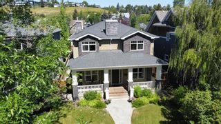 Main Photo: 2026 6 Avenue NW in Calgary: West Hillhurst Detached for sale : MLS®# A1250285
