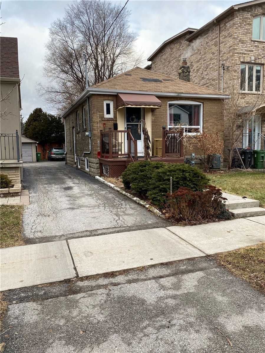 Main Photo: 40 Torrens Avenue in Toronto: Broadview North House (Bungalow) for lease (Toronto E03)  : MLS®# E4691965