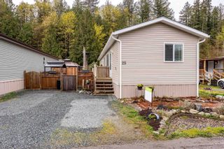 Photo 2: 25 3942 COLUMBIA VALLEY Road in Chilliwack: Cultus Lake Manufactured Home for sale in "Cultus Lake Village" : MLS®# R2680669