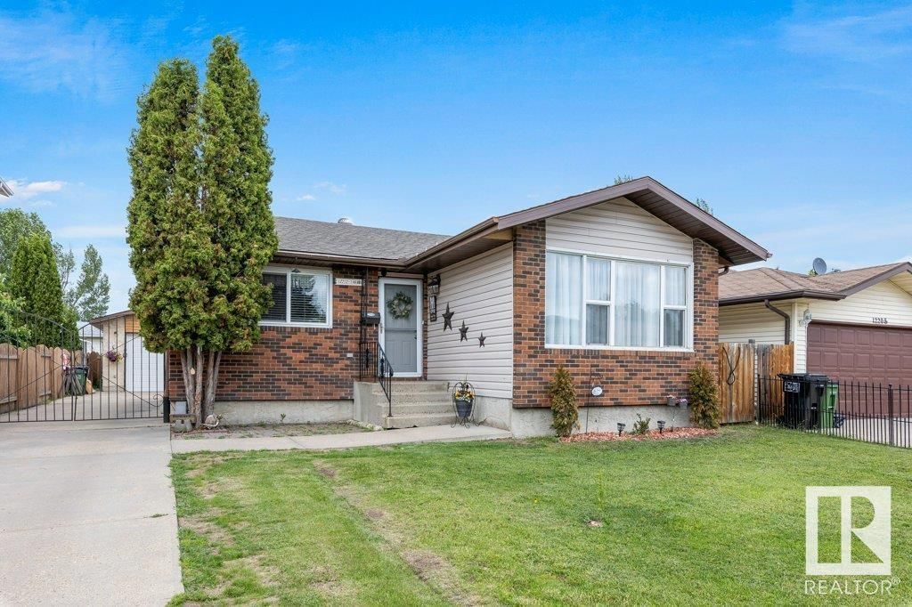 Main Photo: 12212 146 Avenue in Edmonton: Zone 27 House for sale : MLS®# E4302459