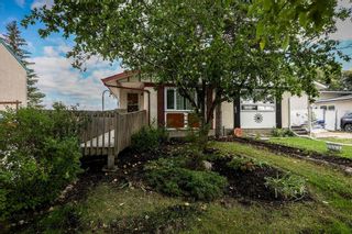 Photo 1: 51 Harwood Crescent in Winnipeg: Westdale Residential for sale (1H)  : MLS®# 202223167