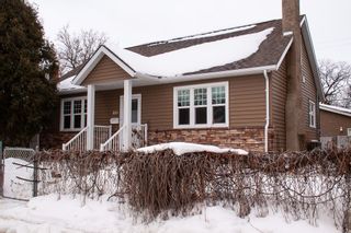 Photo 1: 810 Valour Road in Winnipeg: West End Residential for sale (5C)  : MLS®# 1905814