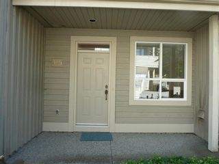 Photo 2: 405 1485 PARKWAY Boulevard in Coquitlam: Westwood Plateau Townhouse for sale in "SILVER OAK" : MLS®# R2118886