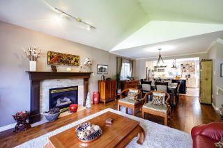 Photo 5: 4575 CLIFFMONT Road in North Vancouver: Deep Cove House for sale : MLS®# R2870734