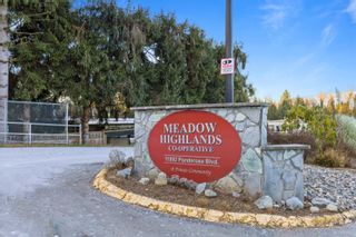 Photo 2: 19702 POPLAR Drive in Pitt Meadows: Central Meadows Manufactured Home for sale in "Meadow Highlands Park" : MLS®# R2842274