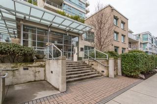 Photo 1: 1903 125 MILROSS Avenue in Vancouver: Downtown VE Condo for sale in "Creekside of Citygate" (Vancouver East)  : MLS®# R2440865