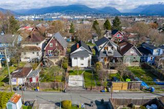 Photo 17: 2142 NAPIER Street in Vancouver: Grandview Woodland House for sale in "Grandview Woodland" (Vancouver East)  : MLS®# R2450268