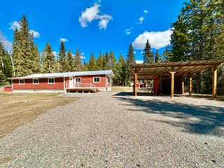 Photo 1: 236 JEFFERSON Road in Williams Lake: 150 Mile House Manufactured Home for sale : MLS®# R2872420