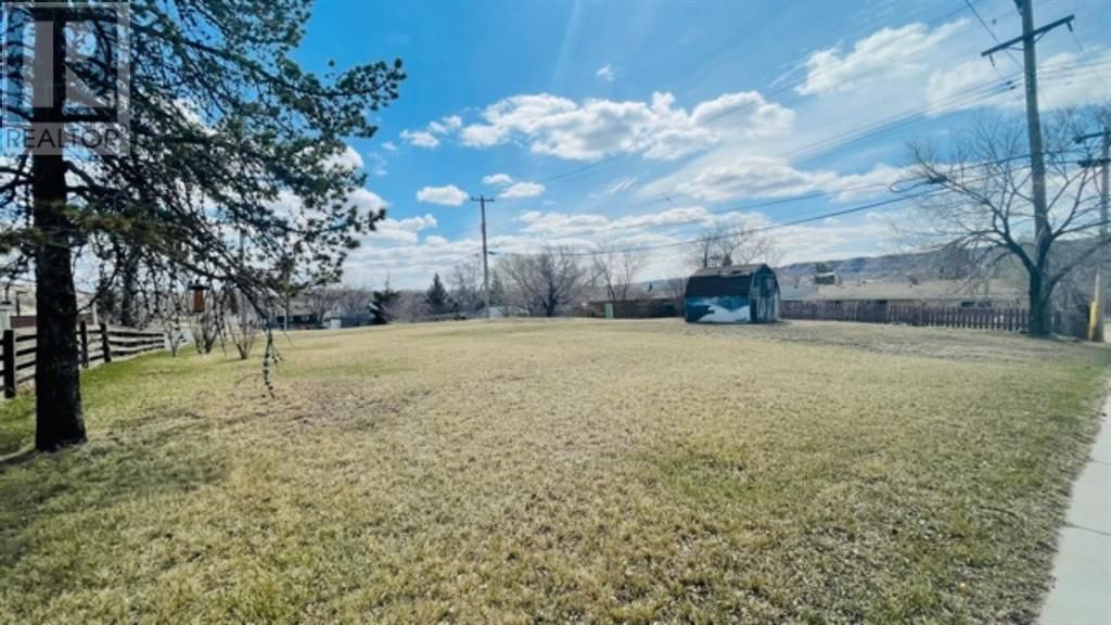 Main Photo: 302 16 Street in Drumheller: Vacant Land for sale : MLS®# A1097311