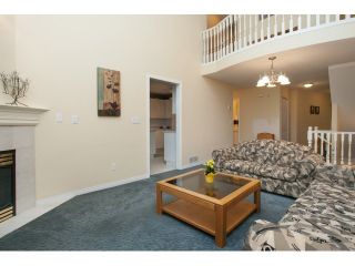 Photo 4: 54 15959 82ND Avenue in Surrey: Fleetwood Tynehead Townhouse for sale in "CHERRY TREE LANE" : MLS®# R2035228