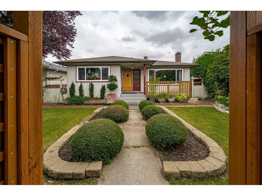 Main Photo: 1414 E 60TH Avenue in Vancouver: Fraserview VE House for sale (Vancouver East)  : MLS®# R2396473