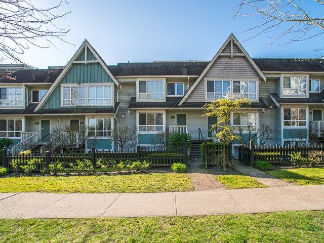 Main Photo: 6788 BERESFORD Street in Burnaby: Highgate Townhouse for sale (Burnaby South)  : MLS®# R2053840