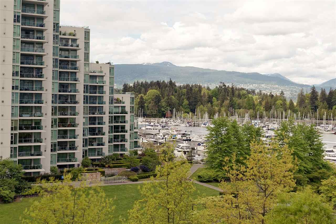 Main Photo: 701 1650 BAYSHORE Drive in Vancouver: Coal Harbour Condo for sale in "BAYSHORE GARDENS" (Vancouver West)  : MLS®# R2304976