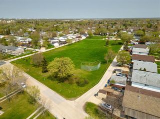 Photo 33: 110 Snowdon Avenue in Winnipeg: Valley Gardens Residential for sale (3E)  : MLS®# 202312891
