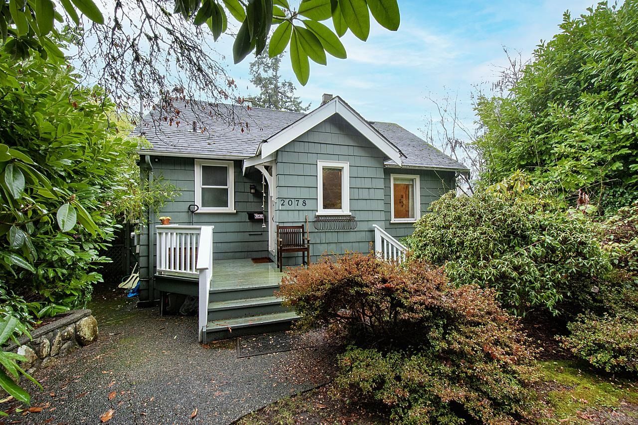 Main Photo: 2078 HAYWOOD Avenue in West Vancouver: Ambleside House for sale : MLS®# R2747521