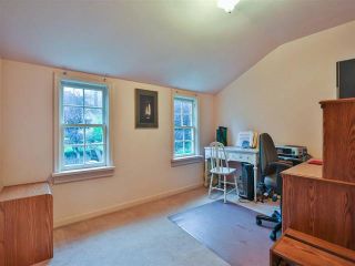 Photo 16: 2540 WALLACE Crescent in Vancouver: Point Grey House for sale in "POINT GREY" (Vancouver West)  : MLS®# R2127044